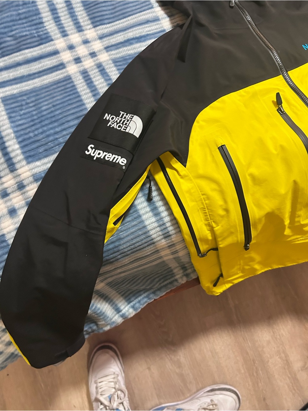 Supreme x The Northface Black and Yellow Taped Seam Shell Jacket - Picture 2 of 7